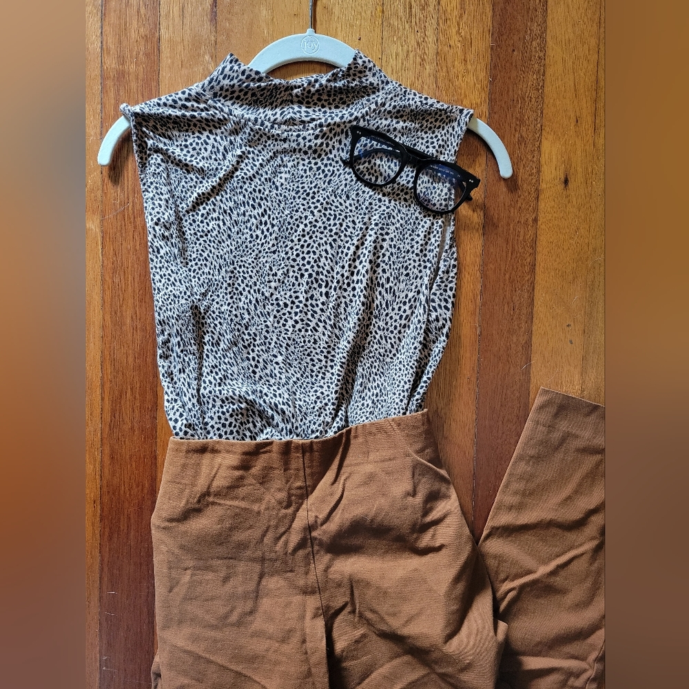 APT. 9 sleeveless leopard print mocneck shirt